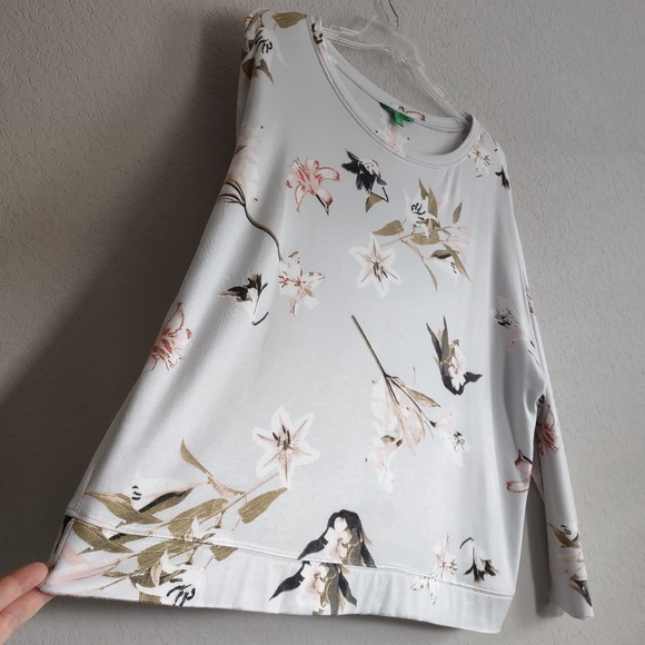 DIP Plus Size 2X Rayon/Spandex Long sleeve Light gray Floral Lily Sleepwear Top  - Picture 5 of 8